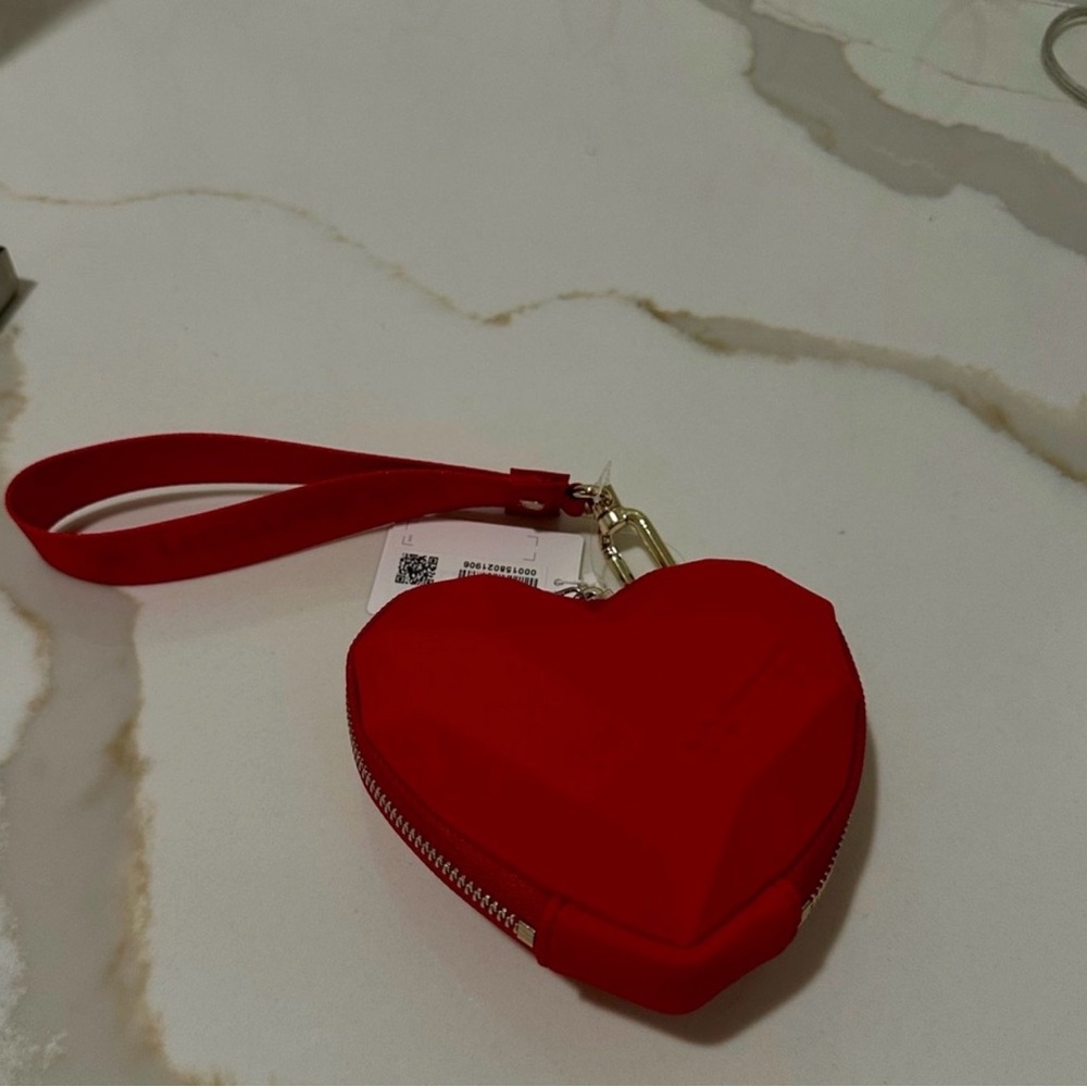 NWT! Lululemon Heart Wristlet Oxford Red - Picture 7 of 15
